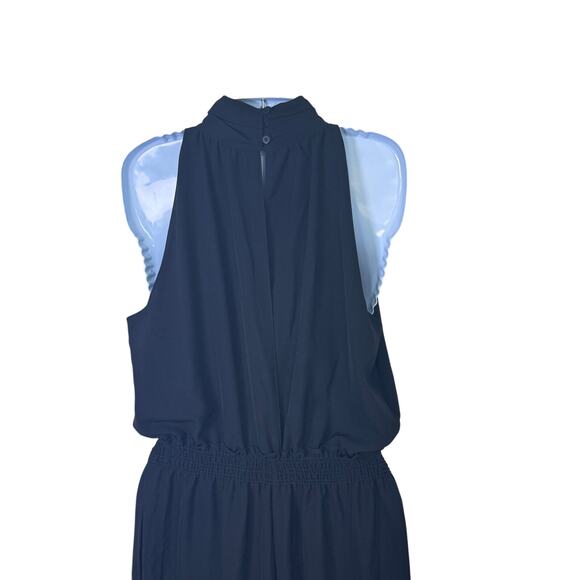 New MAX STUDIO Black Mock Neck Halter
Keyhole Stretch Crepe Jumpsuit Womens Sz M - Picture 13 of 16